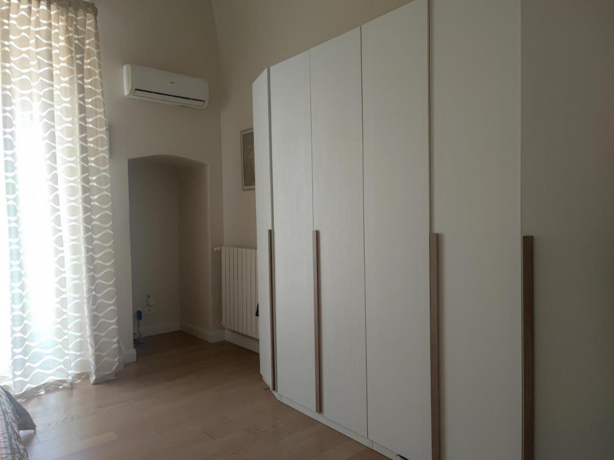 Indahouse Apartment Bari Luaran gambar