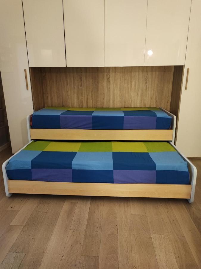 Indahouse Apartment Bari Luaran gambar