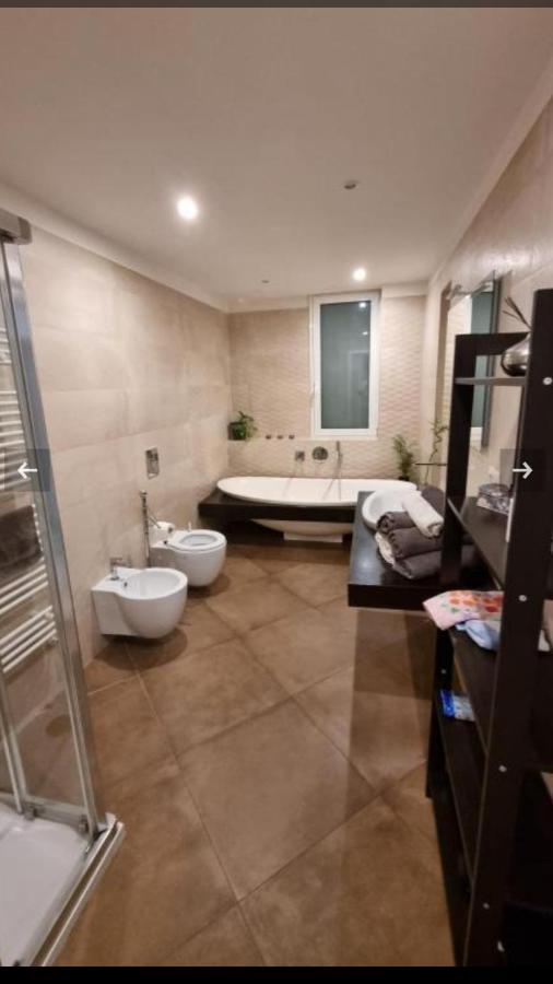 Indahouse Apartment Bari Luaran gambar